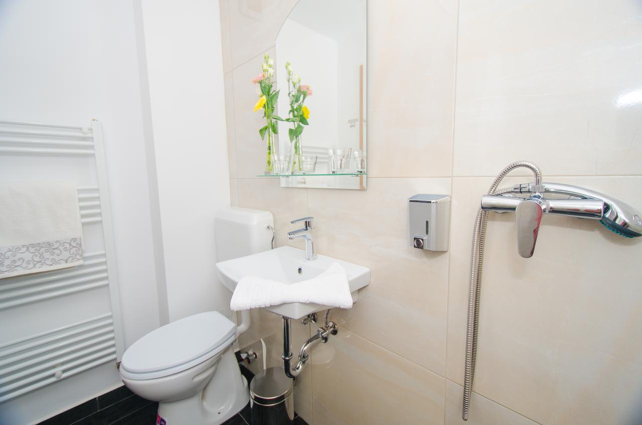Hotel Eka Sebes  Bagian luar foto