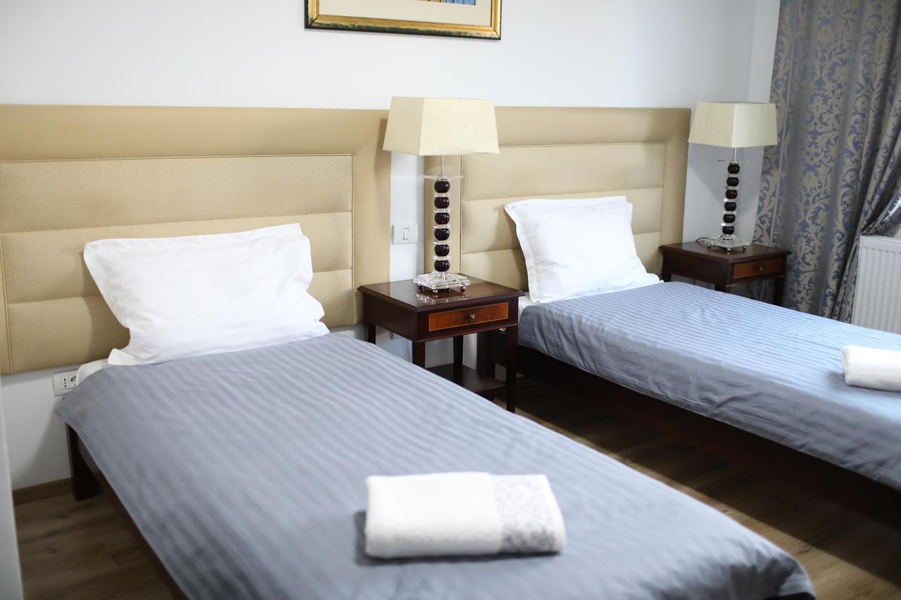 Hotel Eka Sebes  Bagian luar foto