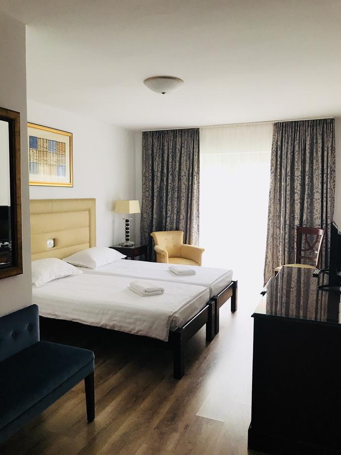 Hotel Eka Sebes  Bagian luar foto
